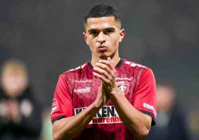 هدف لواكيلي وطرد لسيباوي بالإيرديفيزي