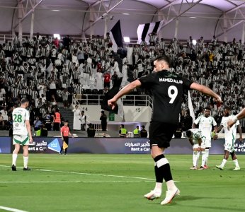 ثنائية وطرد لحمد الله في فوز الشباب