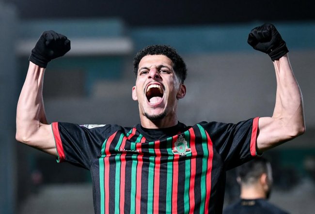 الفحلي يتوج هدافا للبطولة الإحترافية