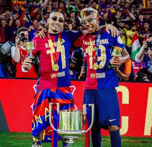 جمال ورافينيا وليفاندوفسكي... أبطال تتويج برشلونة