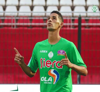 لماذا فضل بانون العودة للرجاء رغم إمتلاكه عروضا خارج المغرب؟ لماذا فضل بانون العودة للرجاء رغم إمتلاكه عروضا خارج المغرب؟