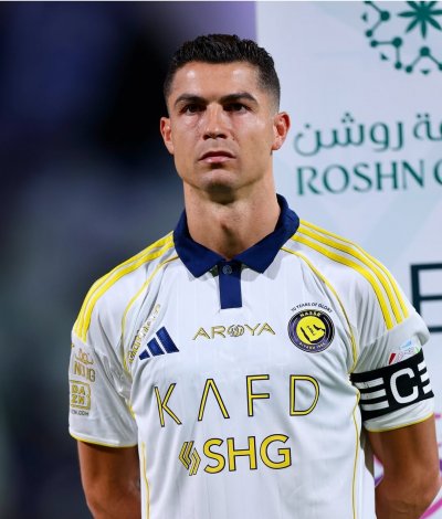 رونالدو يعلن  انتهاء الفصل  مع النصر فاتحا باب التكهنات على مصراعيه