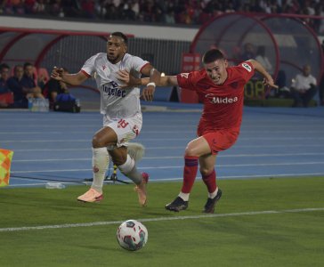 خطأ ابنعبيد يمنح تفوقا وديا صغيرا لإشبيلية خطأ ابنعبيد يمنح تفوقا وديا صغيرا لإشبيلية