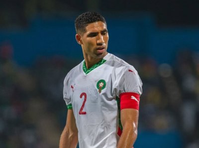 كيف أقنع لارغيط الأسد حكيمي ليختار قميص الأسود عوض لاروخا الإسبانية؟ كيف أقنع لارغيط الأسد حكيمي ليختار قميص الأسود عوض لاروخا الإسبانية؟