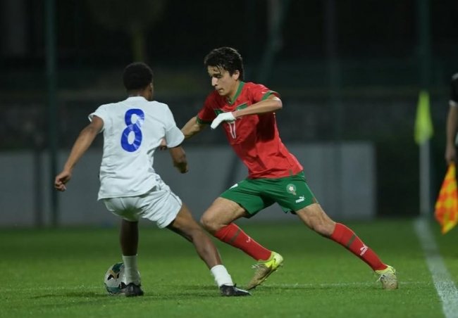 علي معمر حاضر في معسكر أشبال الأطلس