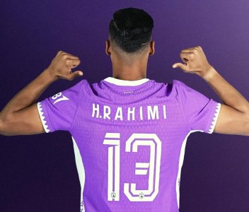 رحيمي يخلق أزمة بين الرجاء والعين رحيمي يخلق أزمة بين الرجاء والعين