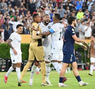 بوطافوغو يلحق بباريس سان جيرمان هزيمة مفاجئة في كأس العالم للأندية
