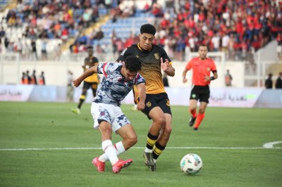 كأس العرش: أولمبيك آسفي يبلغ المباراة النهائية بعد الفوز على إتحاد تواركة كأس العرش: أولمبيك آسفي يبلغ المباراة النهائية بعد الفوز على إتحاد تواركة