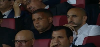 الناخب الوطني ومساعده يتابعان نهائي كأس العرش