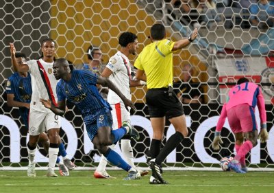 الهلال يُطيح بمانشستر سيتي ويبلغ ربع النهائي
