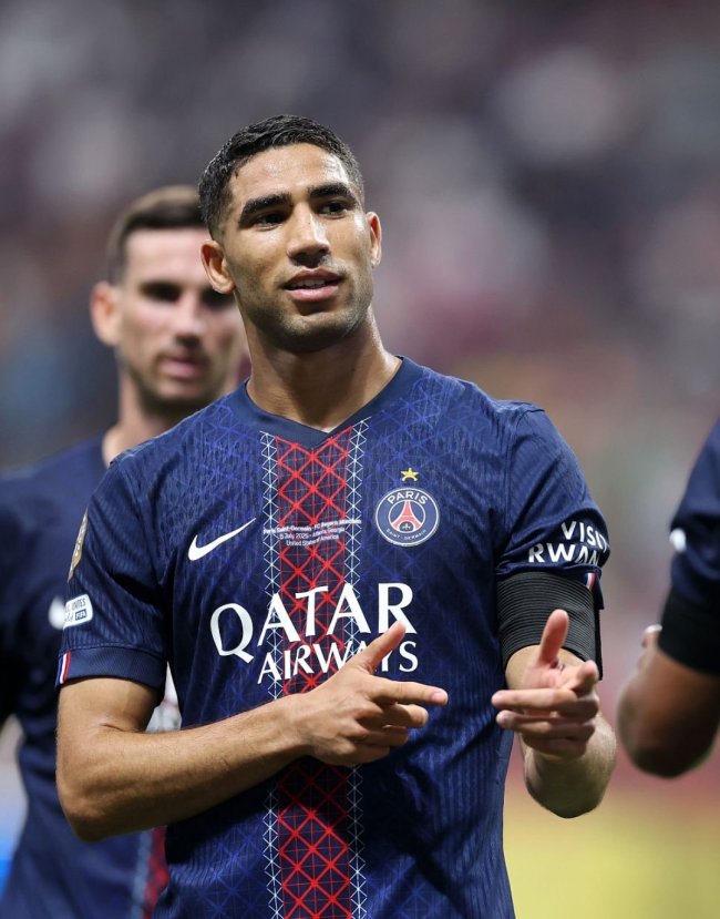 حكيمي مع دوناروما الأفضل في المباراة