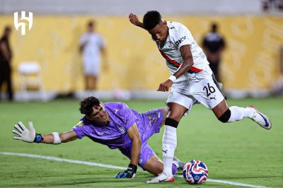 الهلال يتجه نحو تمديد عقد بونو