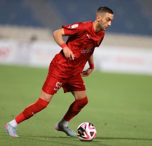 زياش ضمن لائحة 100 لاعب معروضة على الأندية زياش ضمن لائحة 100 لاعب معروضة على الأندية