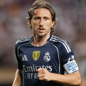 ميلان يتعاقد رسميا مع النجم الكرواتي لوكا مودريتش ميلان يتعاقد رسميا مع النجم الكرواتي لوكا مودريتش