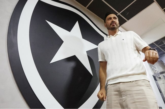 دافيدي نجل كارلو أنشيلوتي مدربا لبوطافوغو