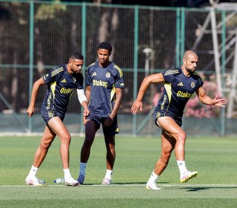 أمرابط والنصيري يواصلان التحضيرات أمرابط والنصيري يواصلان التحضيرات