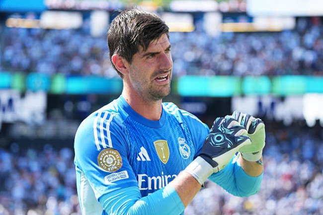 كورتوا حارس الريال:  مشاكلنا الدفاعية سببها حكيمي 