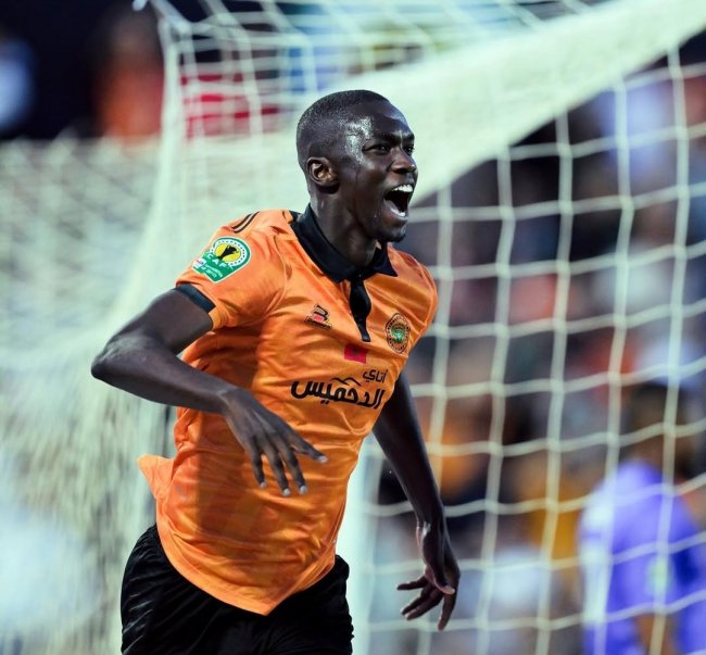 لامين كمارا قريب من البطولة الانجليزية