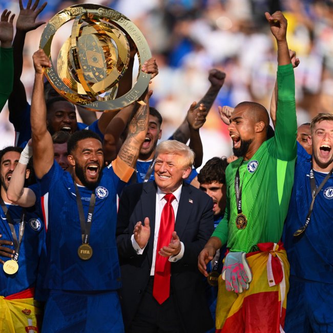 رئيس  فيفرو  يعتبر أن كبار لاعبي كرة القدم يخشون الانتقاد العلني لكثرة المباريات