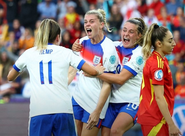 كأس أوروبا لكرة القدم للسيدات.. المنتخب الإنجليزي يتوج باللقب بعد فوزه على إسبانيا