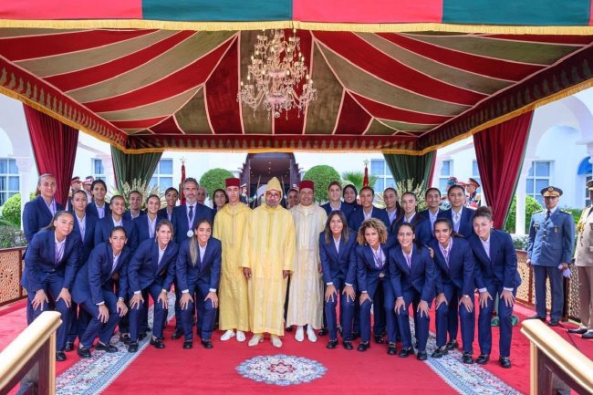 جلالة الملك يستقبل لبؤات الاطلس ويحتفي بهن في عيد العرش المجيد