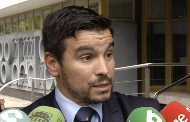 مسؤول قانوني بالفيفا يقصف رئيس  فيفبرو 