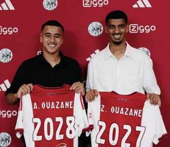 الشقيقان وزان يستمران بقلعة أياكس أمستردام