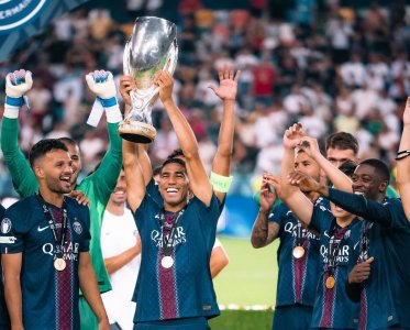 حصريا.. أسود الليغ1 قائدهم حكيمي وشيخهم العرابي