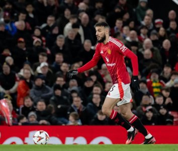 مزراوي يغيب أمام فولهام