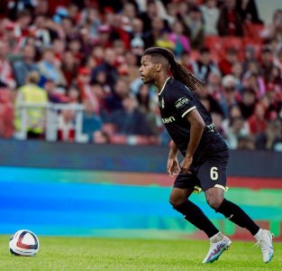 هزيمة كبيرة لماخاشكالا ومباريك بأفضل تنقيط