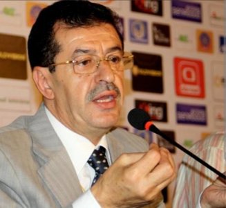 عبد المالك أبرون يبكي حال المغرب التطواني: من حافة الهاوية إلى بصيص الأمل عبد المالك أبرون يبكي حال المغرب التطواني: من حافة الهاوية إلى بصيص الأمل