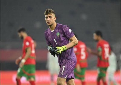 الشان  يهدي الحرار مكانا مع الأسود