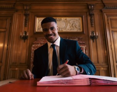 هذا ما قيل عن انتقال إكمان إلى ليل :  لاعب قوي في الإلتحامات الثنائية 