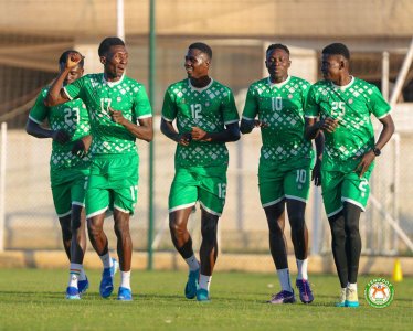 اليوم يخوض منتخب النيجر حصتين تدريبيتين باكتمال الصفوف اليوم يخوض منتخب النيجر حصتين تدريبيتين باكتمال الصفوف
