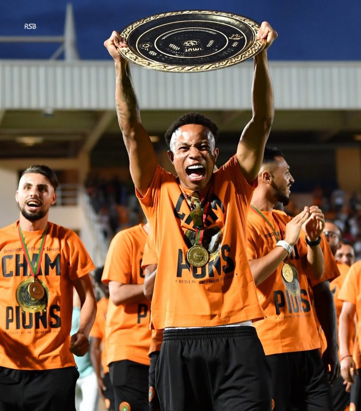 نهضة بركان يستفيد ماليا من بيع عقد لاعبه البرازيلي