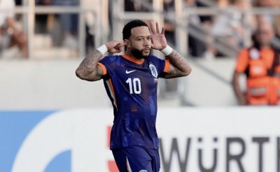 ثنائية ديباي القياسية تقود هولندا للنجاة من مفاجأة ليتوانيا بتصفيات كأس العالم