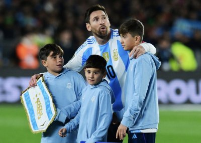 سكالوني: مشاركة ميسي في المونديال هو قرار شخصي