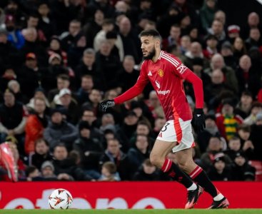 بول باركر ظهير مانشستر الأسطوري:  يجب الاعتماد على مزراوي لأنه الأفضل في يونايتد