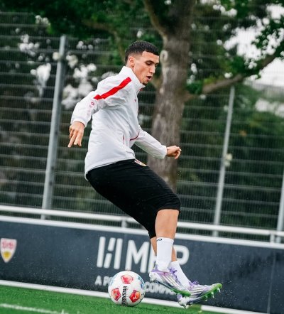 بلال الخنوس  التحدي  الجديد لشتوتغارت