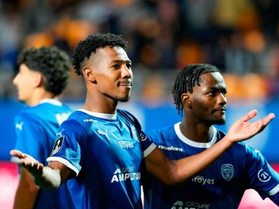 هدفان من أول مباراة لبن الطيب بفرنسا