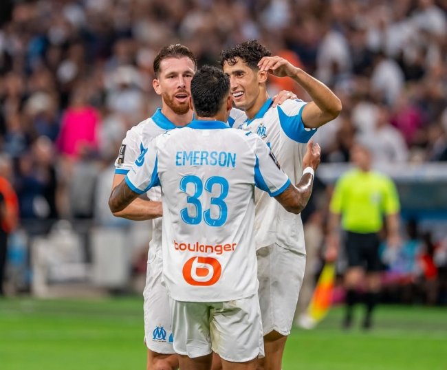 أكرد في التشكيل الأفضل للبطولة الفرنسية