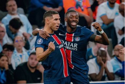 المدير الرياضي الباريسي يفضل ديمبيلي على حكيمي