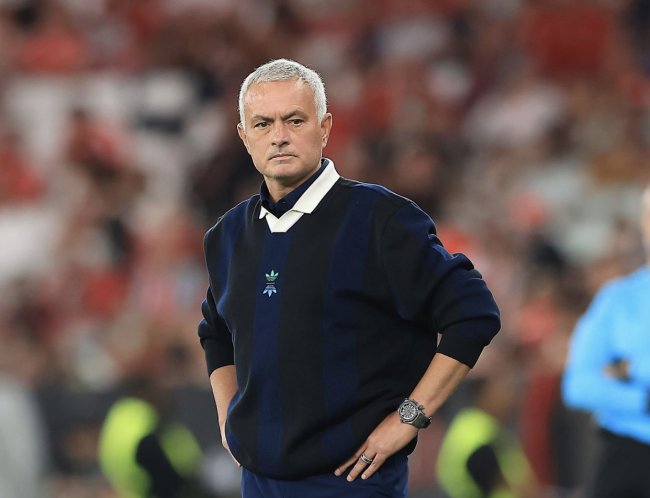 بنفيكا يقيل برونو لاج وينتظر عودة مورينيو