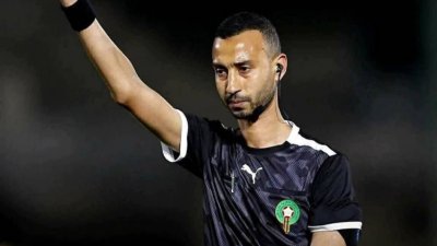 الجامعة توقف حكمي مباراة إتحاد طنجة وحسنية أكادير والرجاء والجيش
