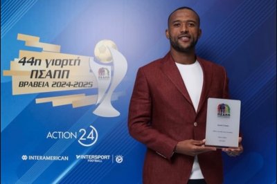 من بينهم أيوب الكعبي: أولمبياكوس يكتسح الجوائز