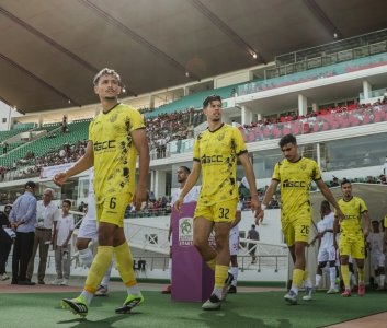 المغرب الفاسي والنادي المكناسي في ديربي ملتهب