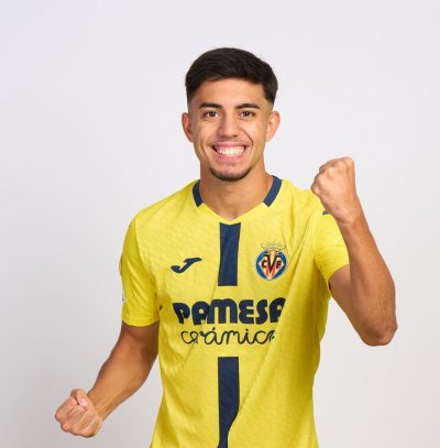 أخوماش.. رعب التمريرة الذهبية والعادلة