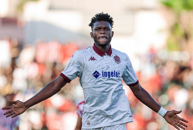 الوداد يهزم الكوديم ويعتلي الصدارة