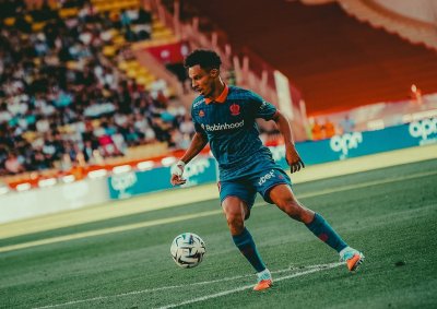  ليكيب  تسلط الضوء على العودة القوية لسفيان ديوب