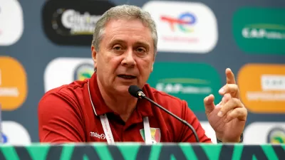 مدرب الكونغو في مفترق الطرق